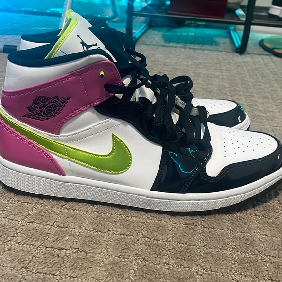 Jordan 1 mid